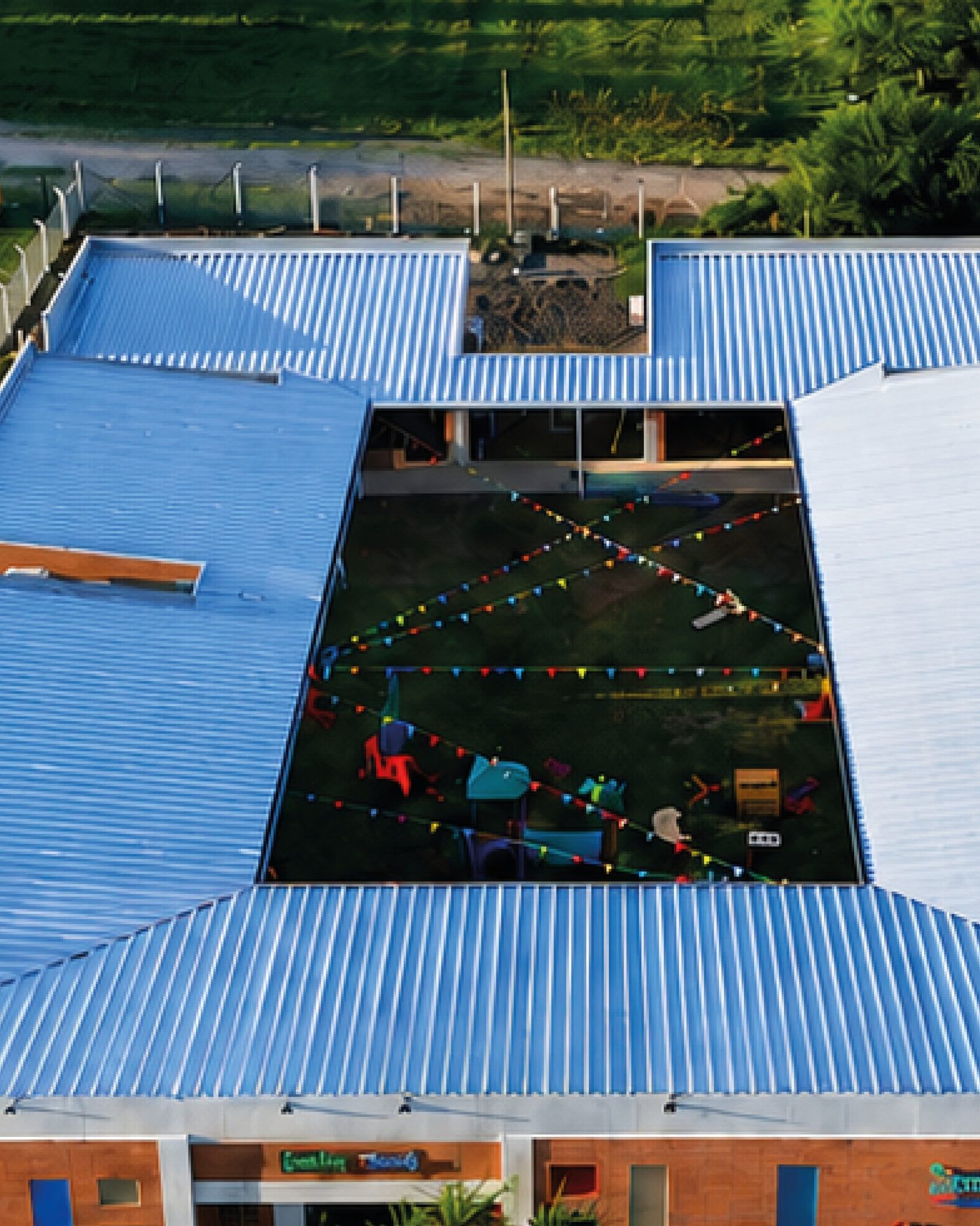 Vista aérea del Centro de Atención Integral a la Primera Infancia construido por TECSUR en Villa Hayes